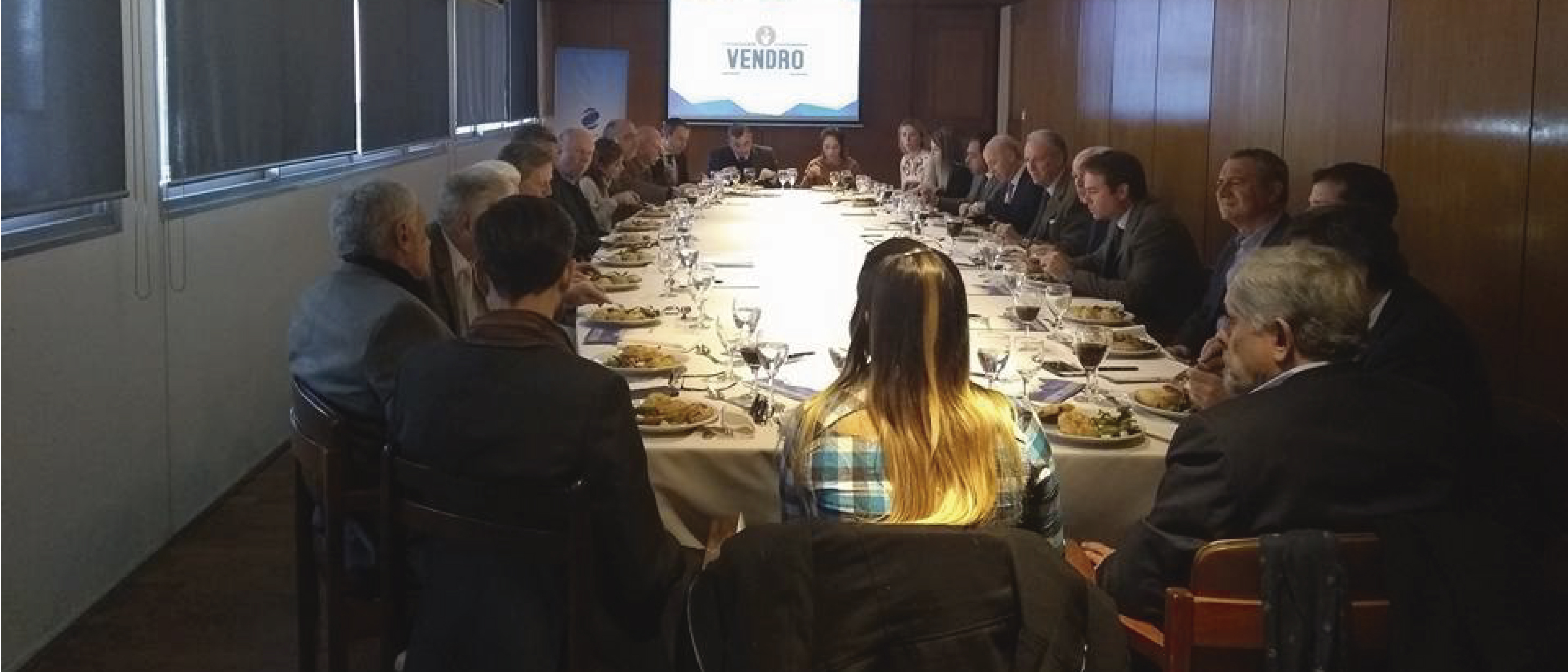 Encuentro de trabajo en la Bolsa de Comercio